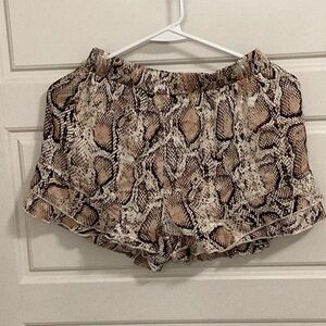 Oscar St. -‎ Snake Print Shorts - medium